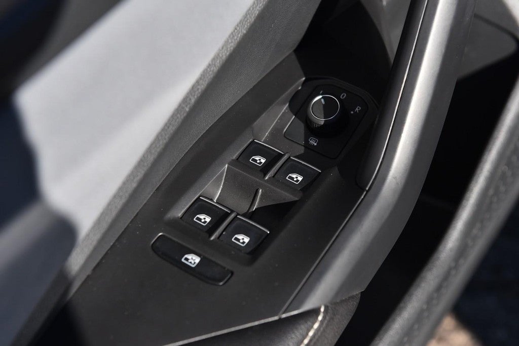 2025 Volkswagen Jetta SE Auto