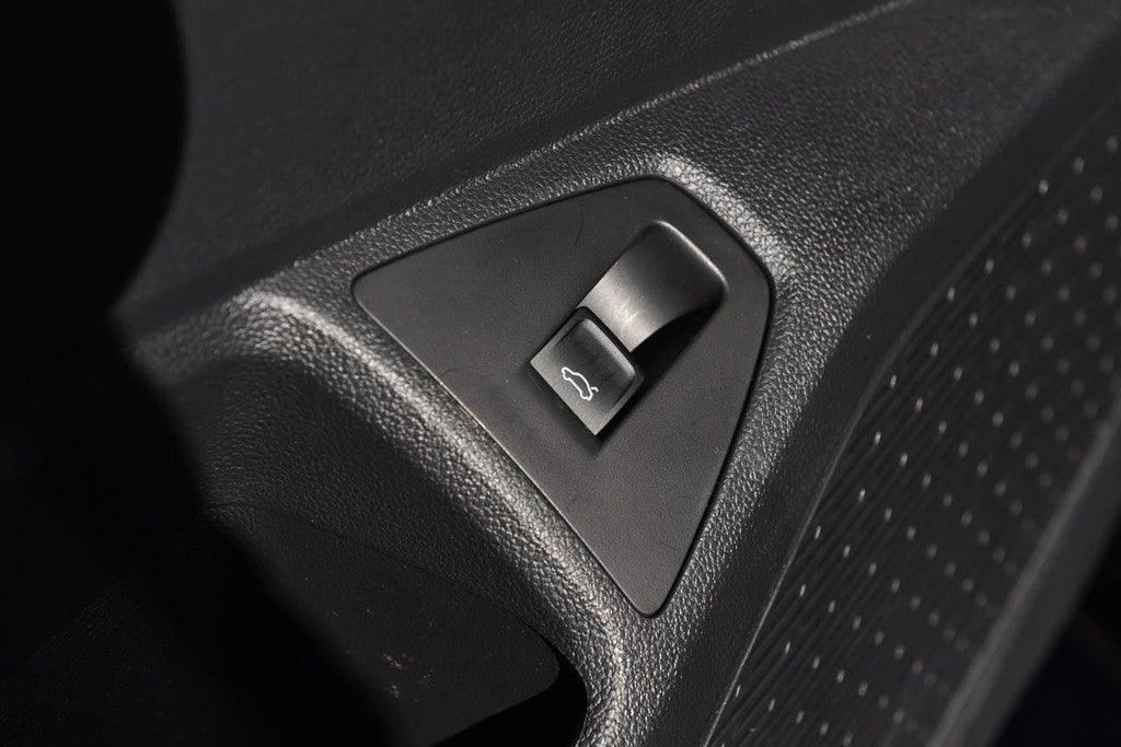 2025 Volkswagen Jetta SE Auto