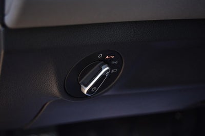 2025 Volkswagen Jetta SE Auto