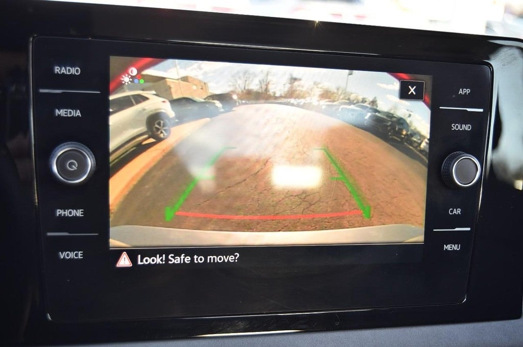 2025 Volkswagen Jetta SE Auto