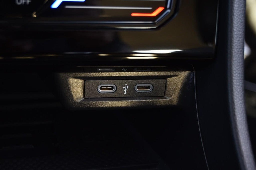 2025 Volkswagen Jetta SE Auto