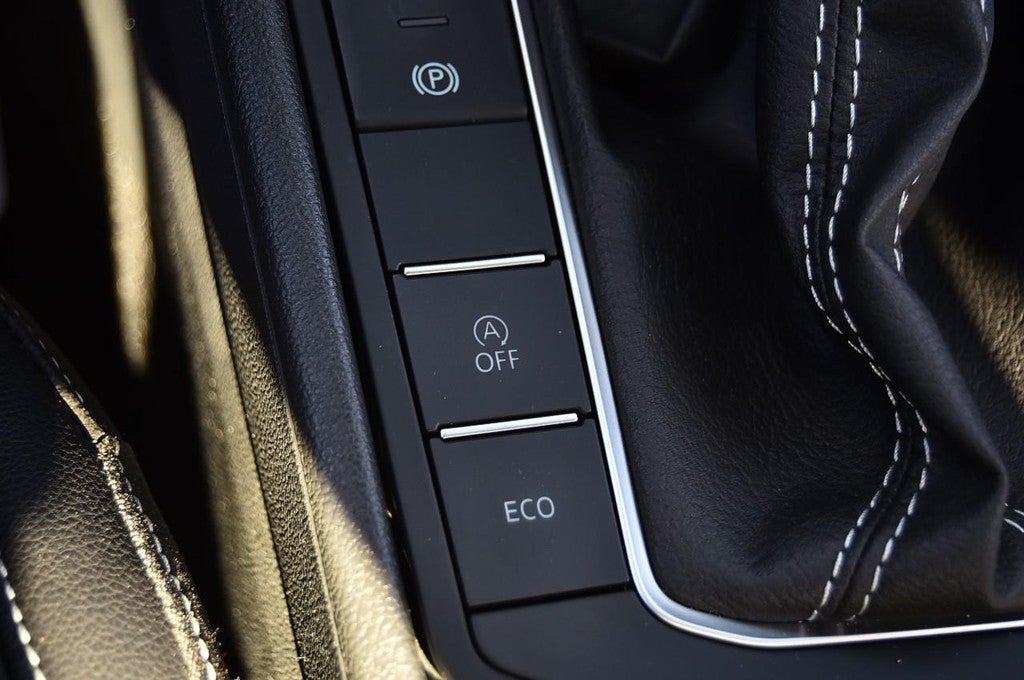 2025 Volkswagen Jetta SE Auto