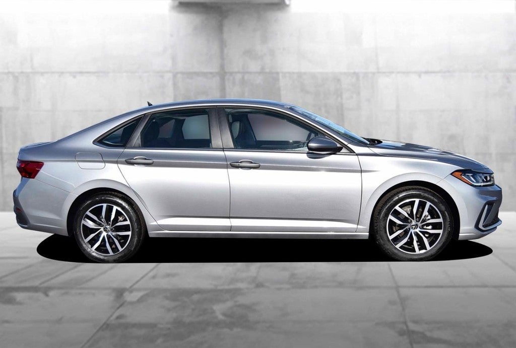 2025 Volkswagen Jetta SE Auto