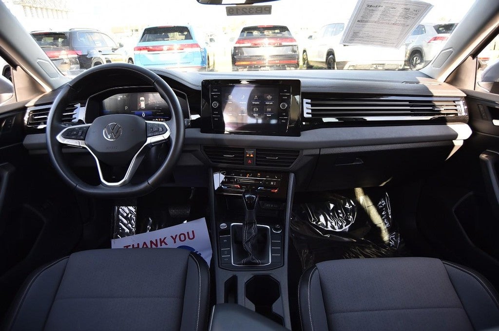 2025 Volkswagen Jetta SE Auto