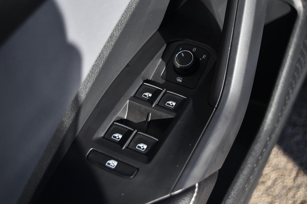 2025 Volkswagen Jetta SE Auto