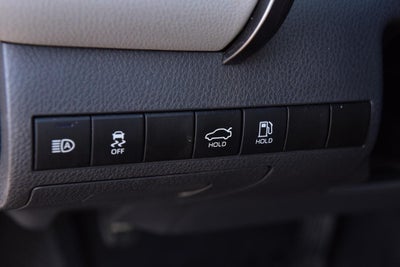 2020 Toyota Camry LE Auto (Natl)