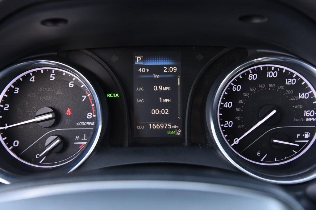 2020 Toyota Camry LE Auto (Natl)