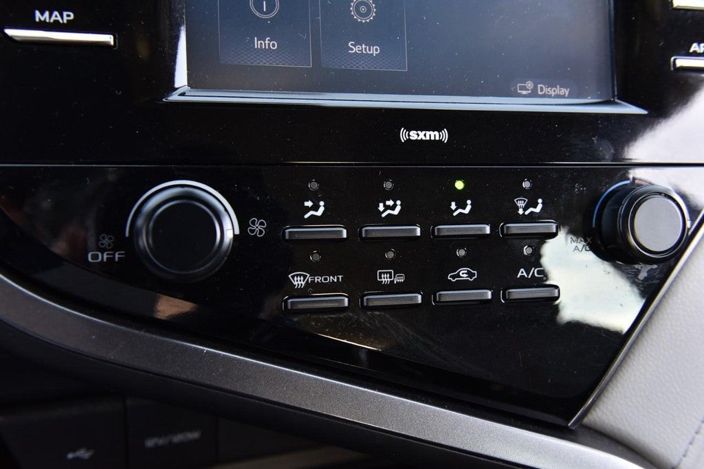 2020 Toyota Camry LE Auto (Natl)