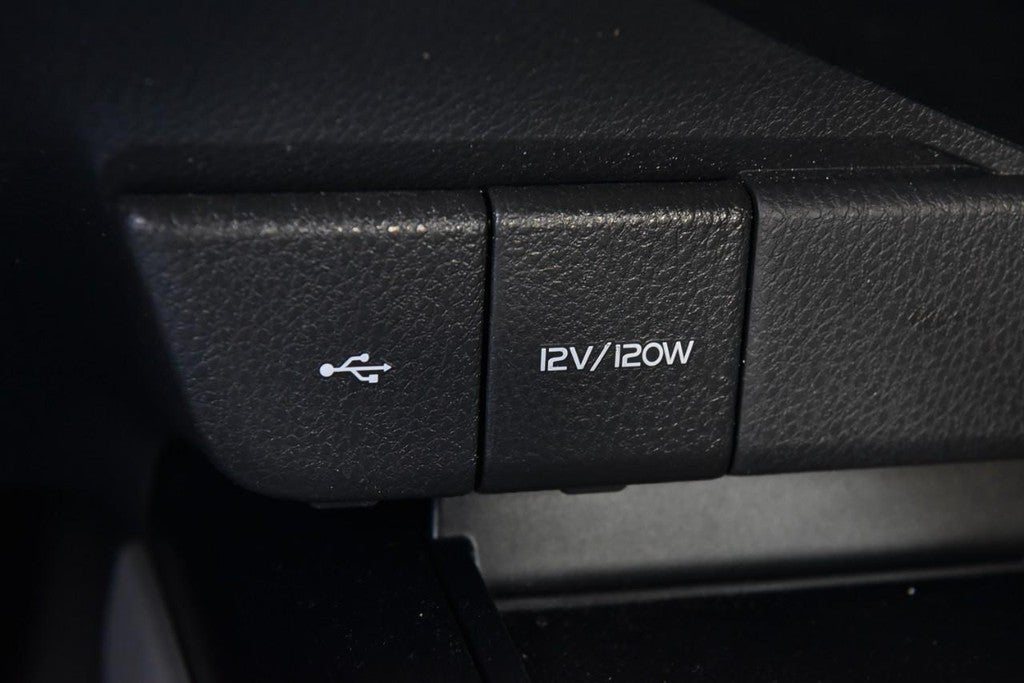 2020 Toyota Camry LE Auto (Natl)