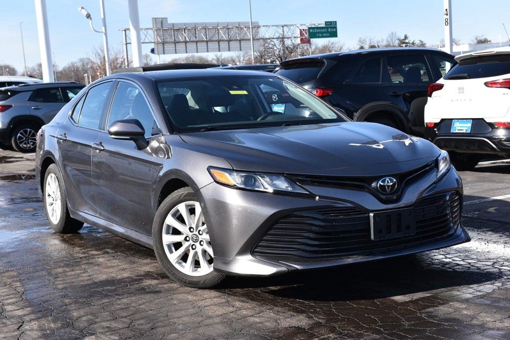 2020 Toyota Camry LE Auto (Natl)