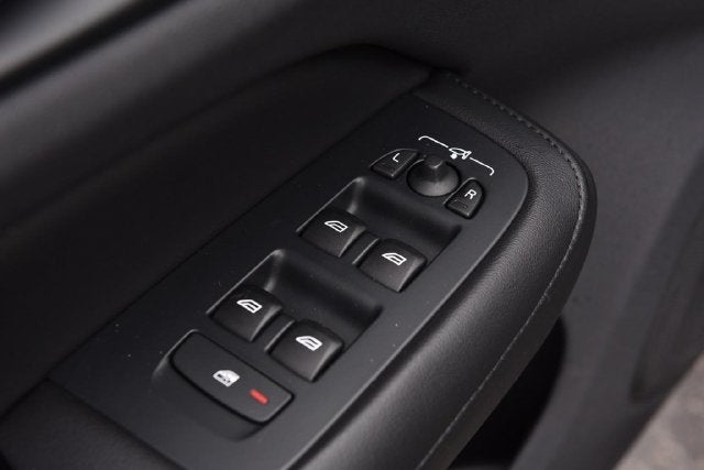 2025 Volvo S60 B5 Core