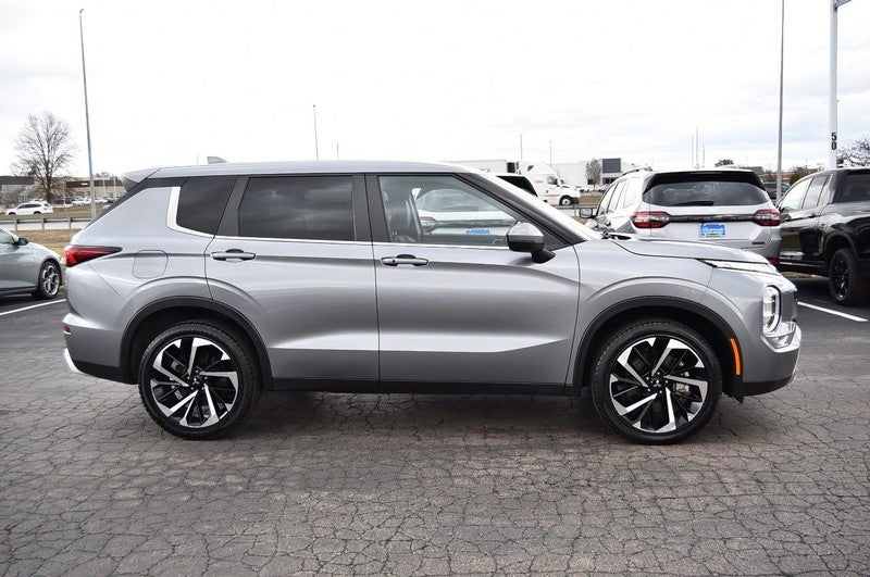 2023 Mitsubishi Outlander SE FWD