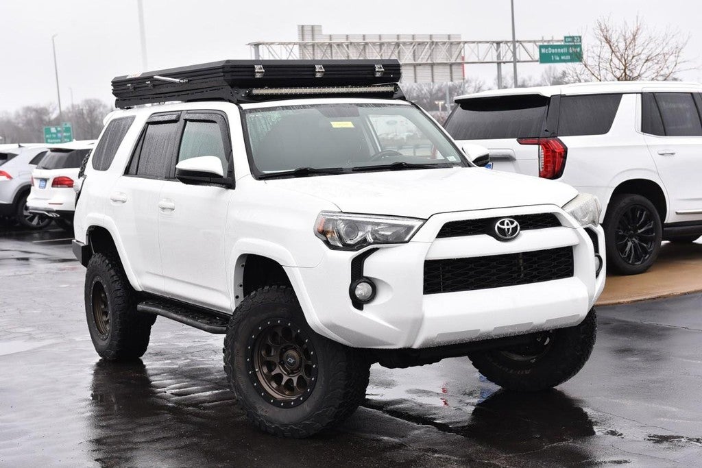 2016 Toyota 4Runner 4WD 4dr V6 SR5 (Natl)