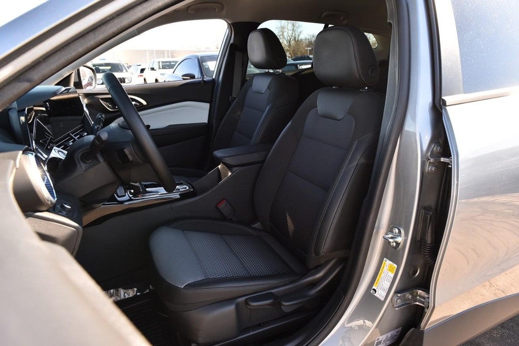 2025 Chevrolet Trax FWD 4dr LT