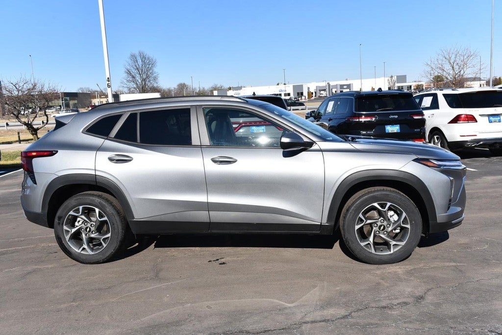 2025 Chevrolet Trax FWD 4dr LT