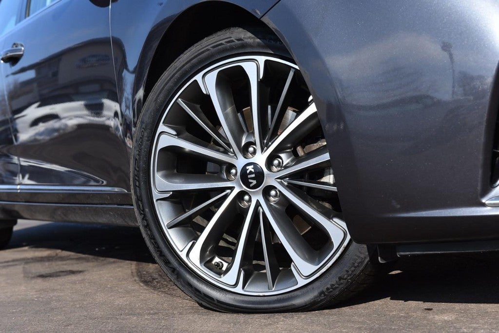 2019 Kia Cadenza Technology Sedan