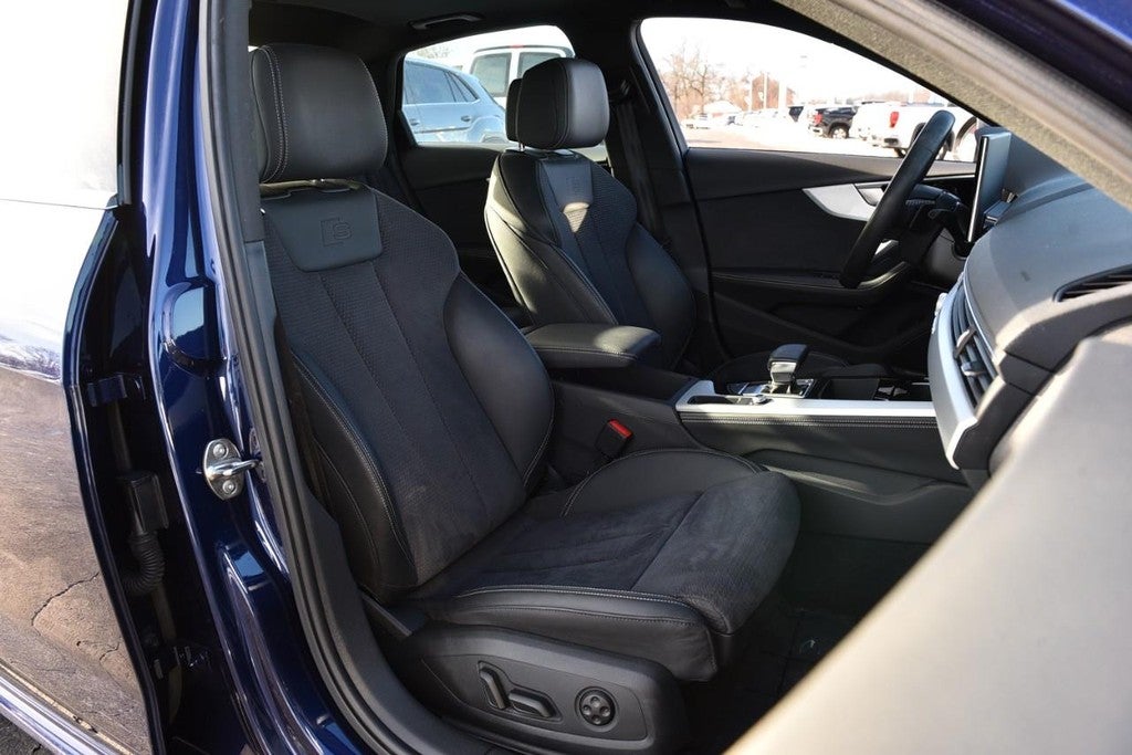 2022 Audi A4 Sedan S line Premium Plus 45 TFSI quattro