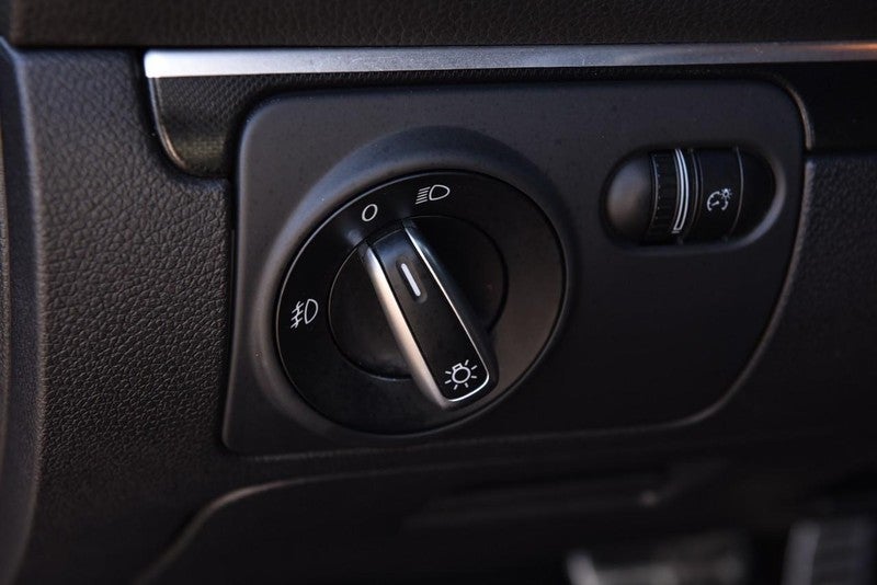 2014 Volkswagen EOS 2dr Conv Sport