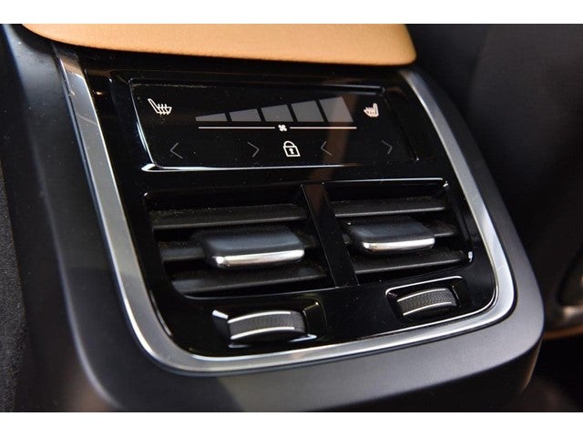 2019 Volvo XC90 T6 AWD Momentum