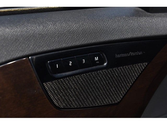 2019 Volvo XC90 T6 AWD Momentum