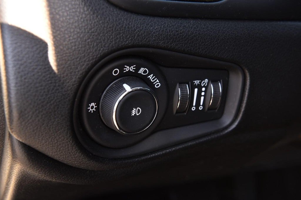 2020 Jeep Renegade Altitude FWD