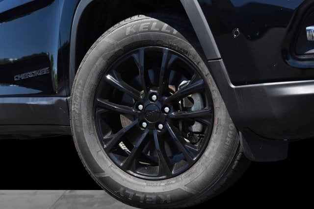 2023 Jeep Cherokee Altitude Lux