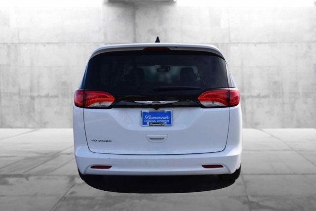 2024 Chrysler Voyager LX