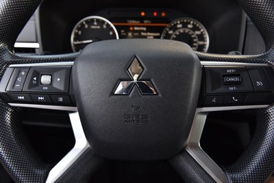 2022 Mitsubishi Outlander ES