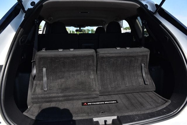 2022 Mitsubishi Outlander ES