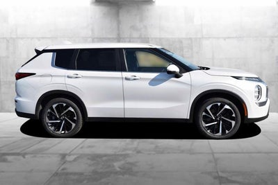 2022 Mitsubishi Outlander ES