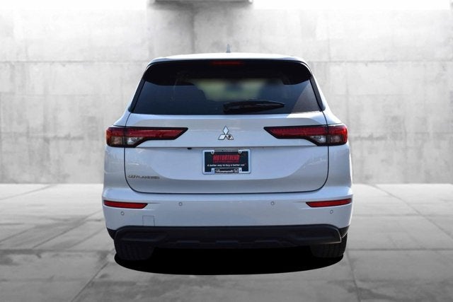 2022 Mitsubishi Outlander ES