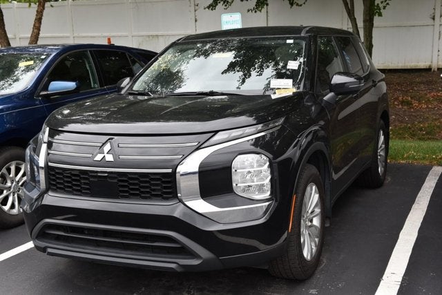 2025 Mitsubishi Outlander ES