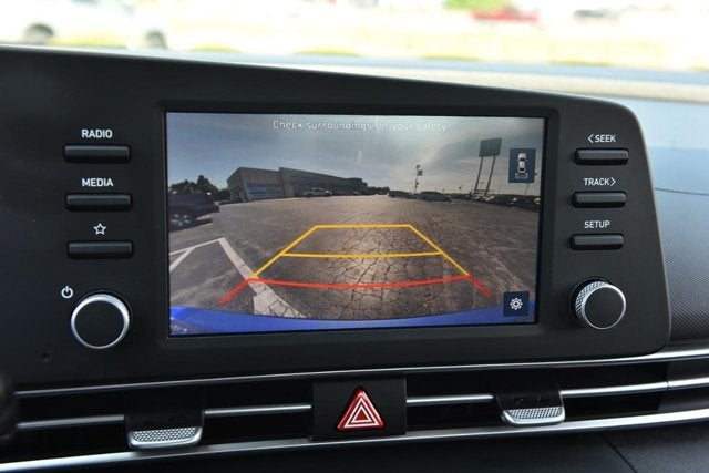 2023 Hyundai Elantra SE