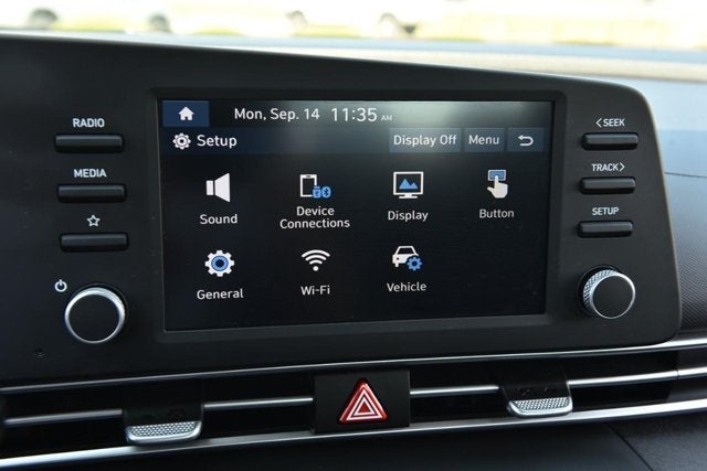 2023 Hyundai Elantra SE