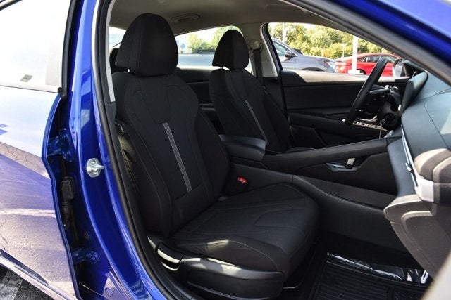 2023 Hyundai Elantra SE