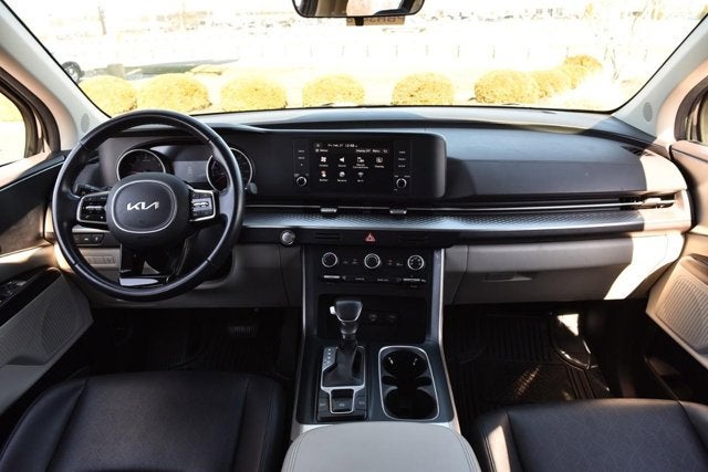 2024 Kia Carnival LX