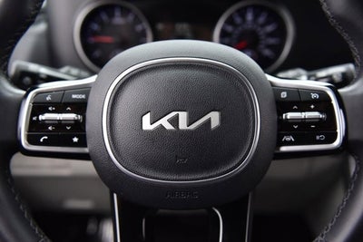 2024 Kia Carnival LX