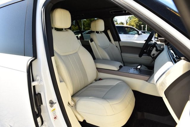 2025 Land Rover Range Rover SE