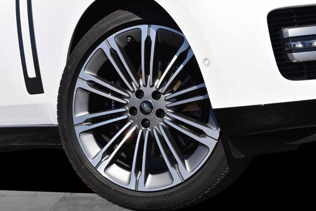 2025 Land Rover Range Rover SE