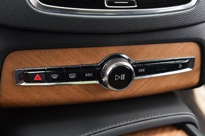 2025 Volvo XC90 Plus