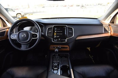 2021 Volvo XC90 Momentum