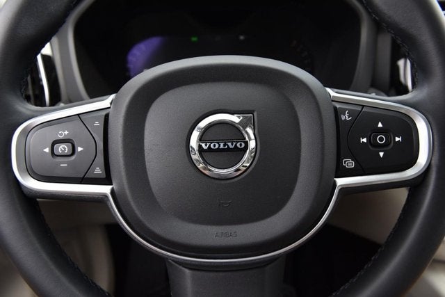 2022 Volvo XC60 Momentum