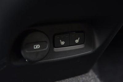 2025 Volvo XC40 Core Bright Theme
