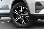 2025 Volvo XC40 Core Bright Theme