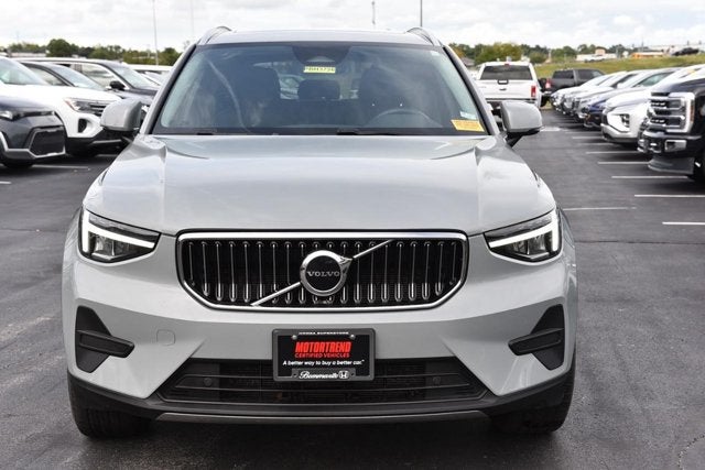 2025 Volvo XC40 Core Bright Theme