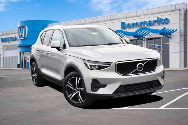 2023 Volvo XC40 Core