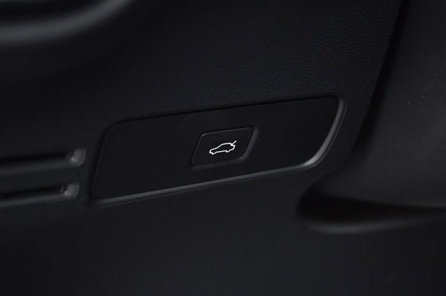 2023 Volvo XC40 Core