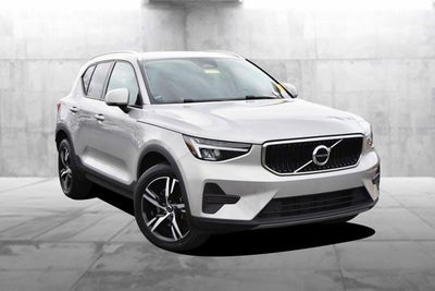2023 Volvo XC40 Core