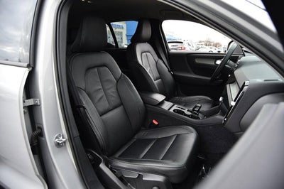 2023 Volvo XC40 Core