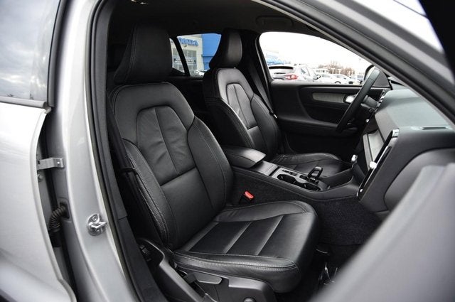 2023 Volvo XC40 Core